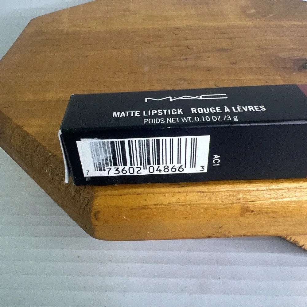 MAC #602‎ CHILI  Matte Lipstick 3 g .10 oz Warm Brick Red Full-size